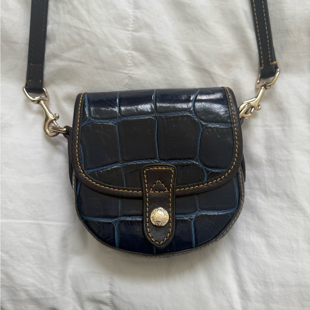 Dooney & Bourke Croc-Embossed Women's crossbody bag